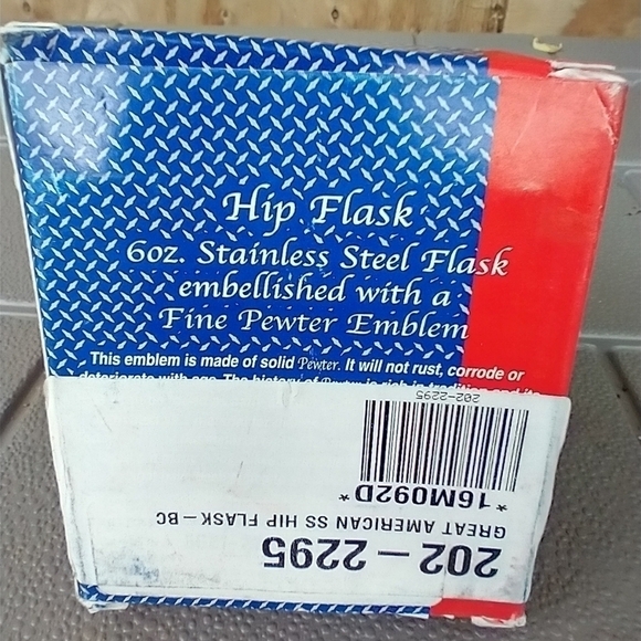 Stainless steel 6 oz. Hip flask. See pics for full - Picture 5 of 12